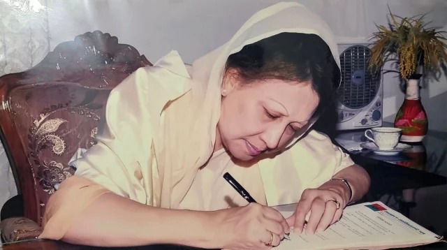 বগুড়া-৭ বেগম খালেদা জিয়ার মনোনয়ন পত্রের কার্যক্রম সমাপ্ত ঘোষণা