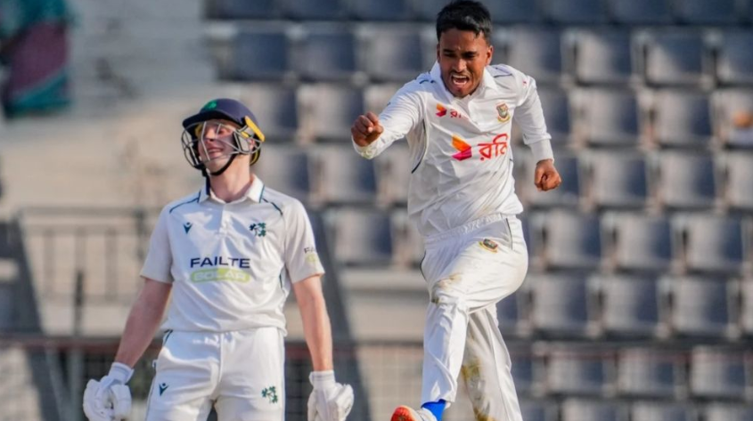 প্রথম বলেই উইকেট হাসান মুরাদের