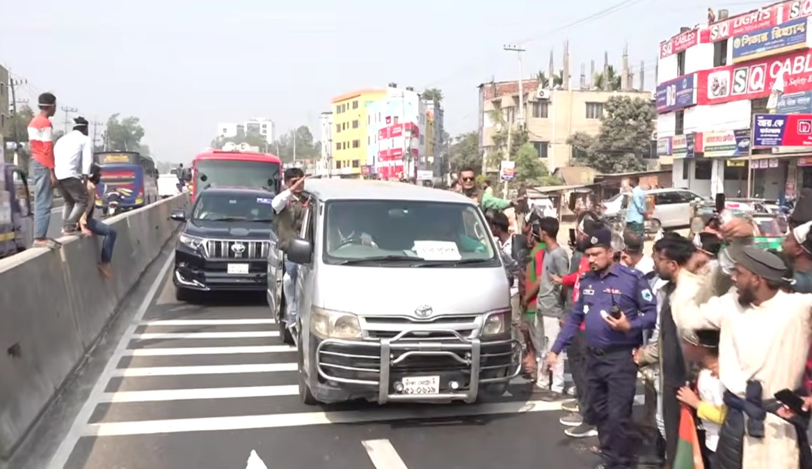 বগুড়া থেকে সিরাজগঞ্জের জনসভায় পথে তারেক রহমান