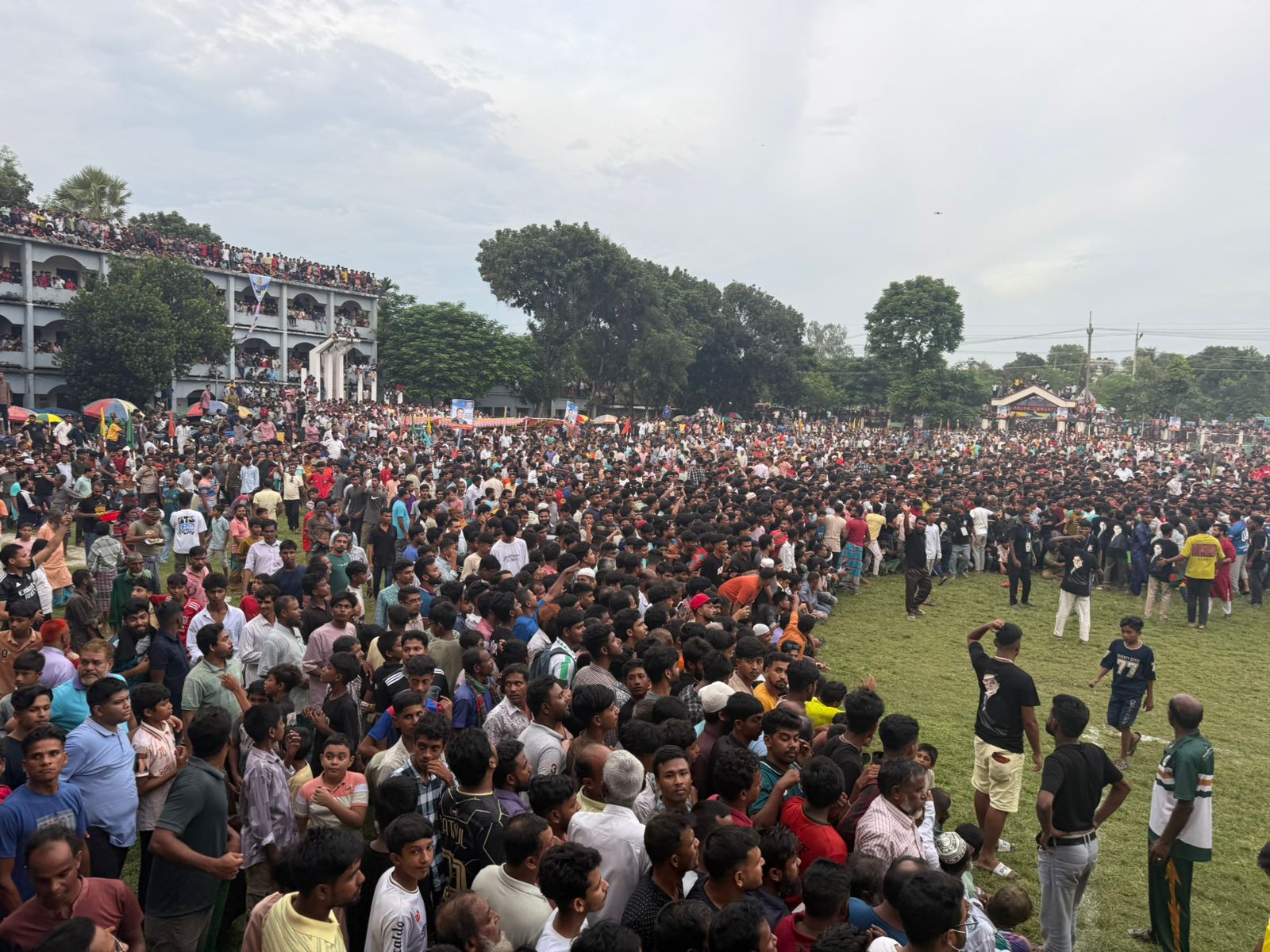 স্মরণকালের সর্বোচ্চ সংখ্যক দর্শকদের উপস্থিতিতে সম্পন্ন সূচনা কালিহাতি  গোল্ডকাপ ফুটবল টুর্নামেন্ট