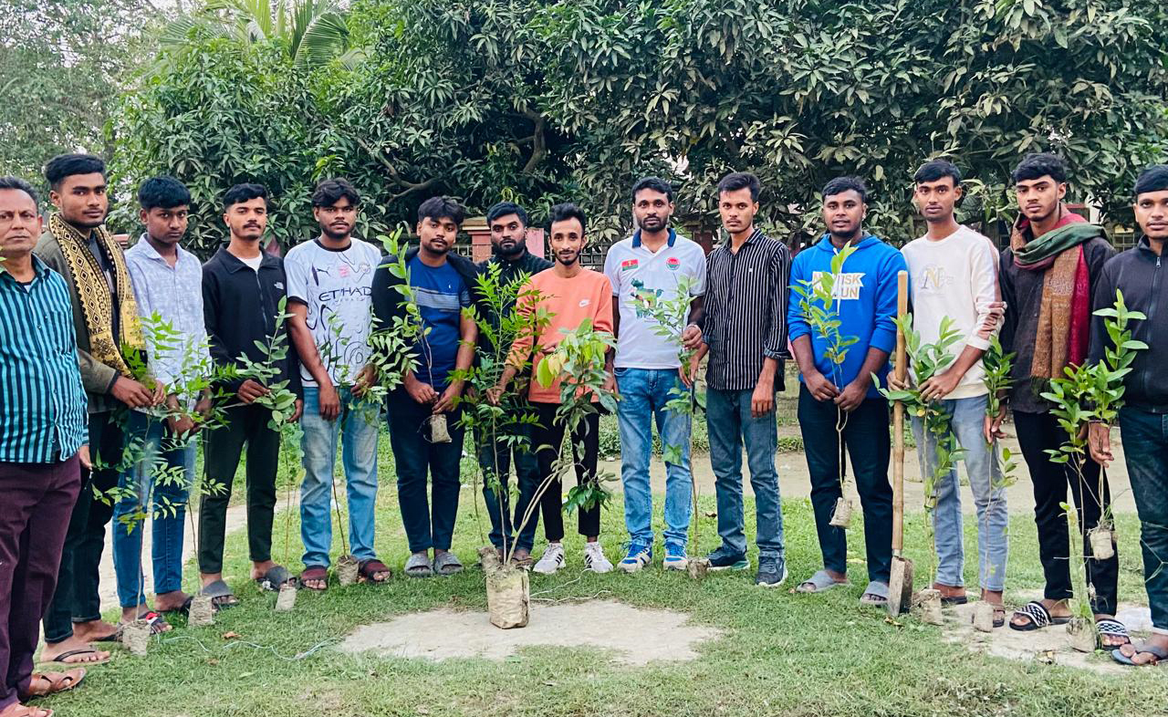 ধুনটে তারেক রহমানের জন্মদিনে সেচ্ছাসেবকদল নেতা সেতুর নেতৃত্বে বৃক্ষরোপণ