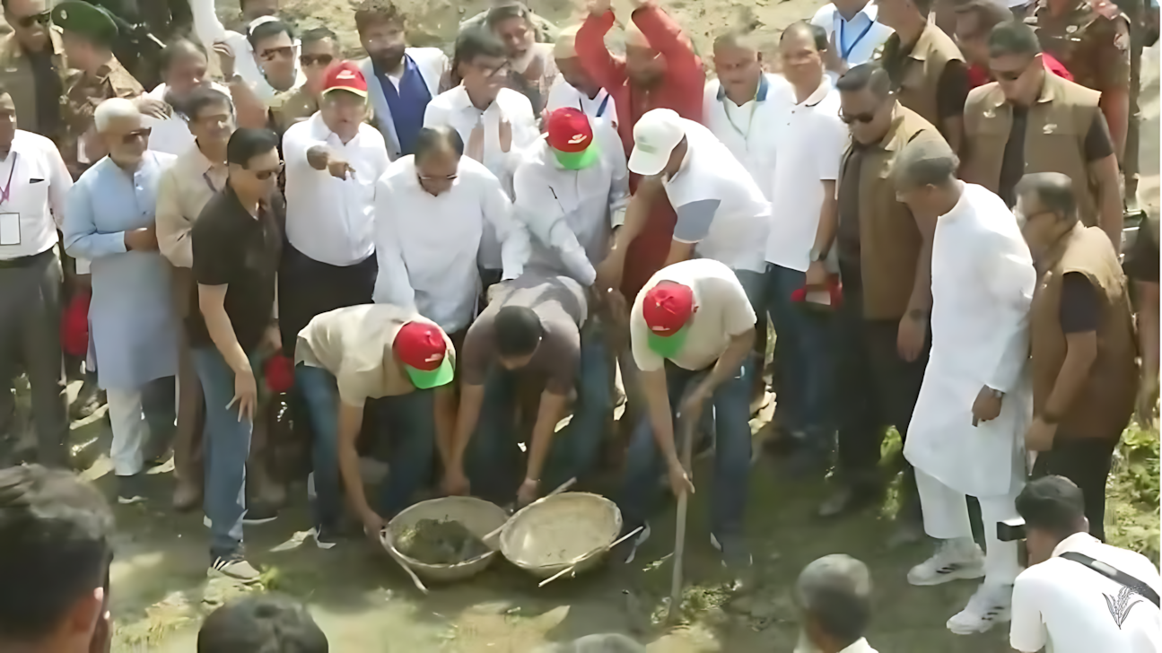 দিনাজপুরে খাল খনন কর্মসূচি উদ্বোধন করলেন প্রধানমন্ত্রী তারেক রহমান