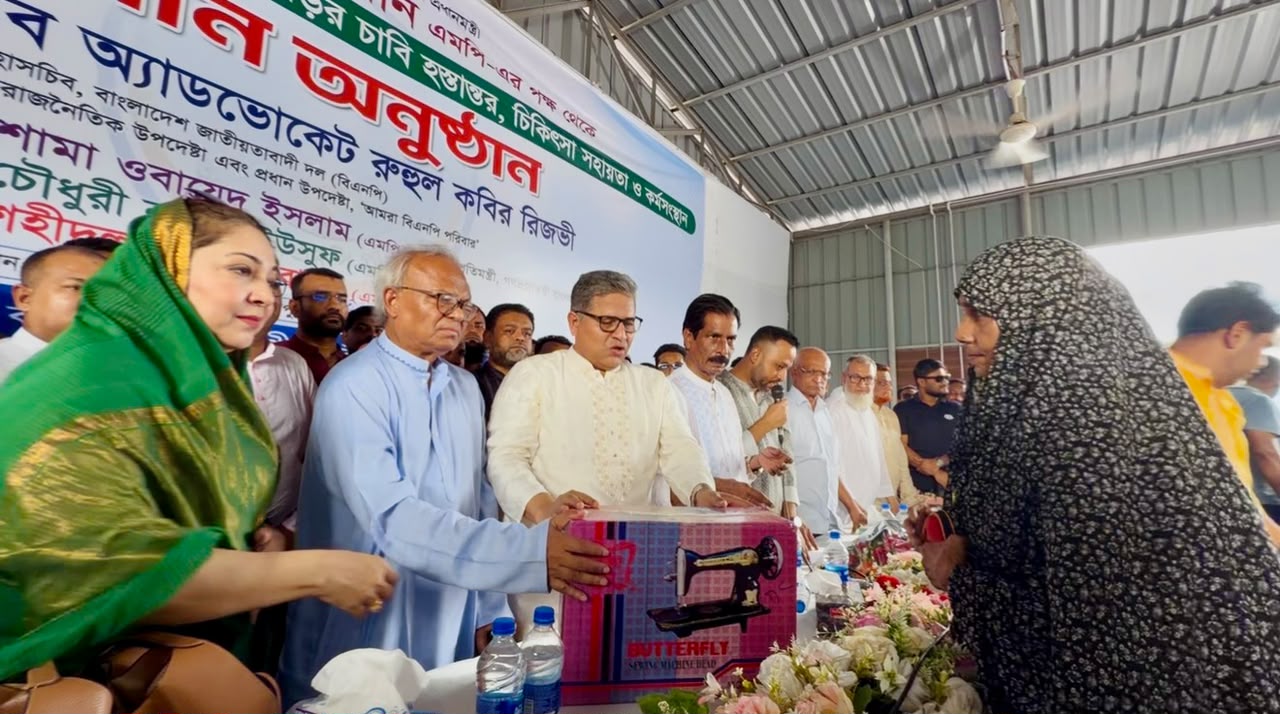ফরিদপুরে অসহায় পরিবারকে ঘর, চিকিৎসা ও কর্মসংস্থানের ব্যবস্থা করলেন প্রধানমন্ত্রী