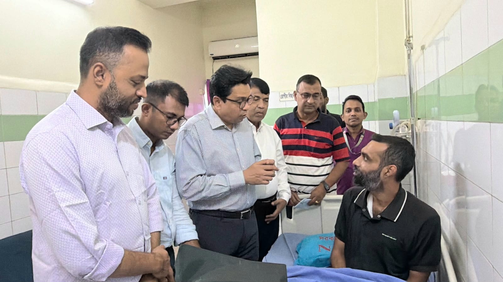 খুলনার সেই খান সাইফুল এখন সুস্থ, বাড়ি ফেরার আগে আবারও খোঁজ নিলেন প্রধানমন্ত্রী তারেক রহমান