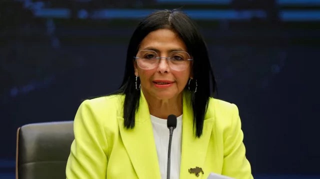 ভেনেজুয়ালার অন্তর্বর্তী প্রেসিডেন্ট হিসেবে শপথ নিলেন রদ্রিগেজ