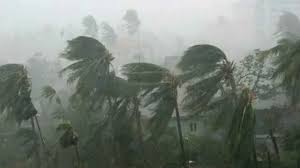 দেশের ৭ জেলায় ৬০ কিমি বেগে ঝড়ের পূর্বাভাস, নদীবন্দরে সতর্কতা