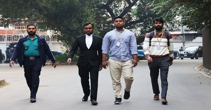 আবু সাইদ হত্যার সাক্ষ্য দিতে ট্রাইব্যুনালে হাসনাত আব্দুল্লাহ