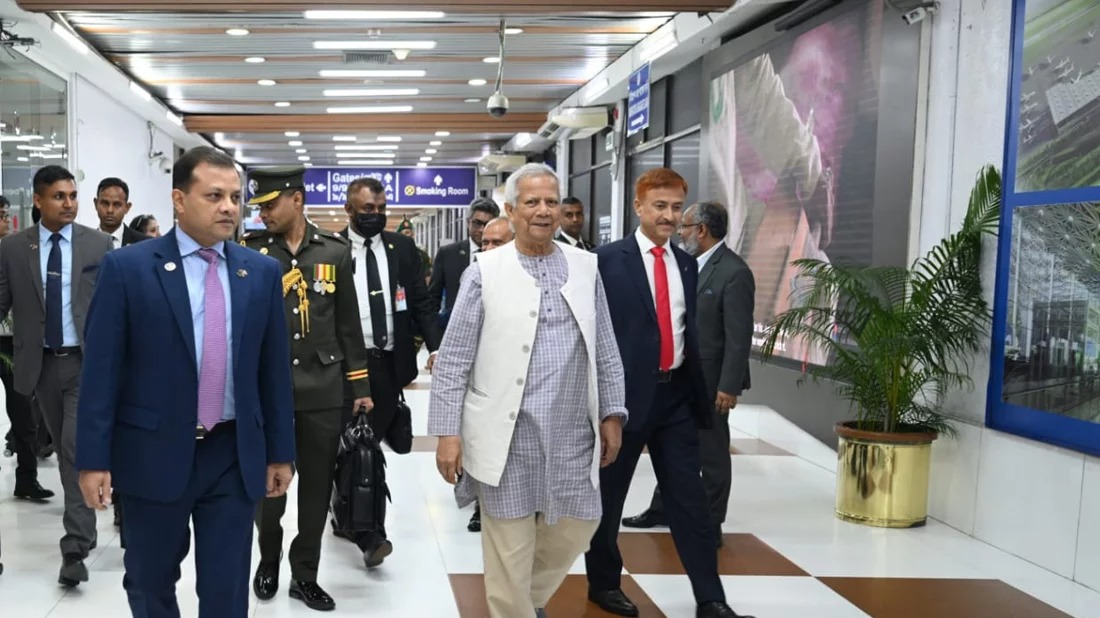 রোমের উদ্দেশে দেশ ছাড়লেন প্রধান উপদেষ্টা