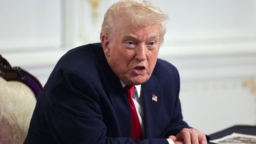 আশ্রয় সংক্রান্ত সব সিদ্ধান্ত স্থগিত করলেন ডোনাল্ড ট্রাম্প