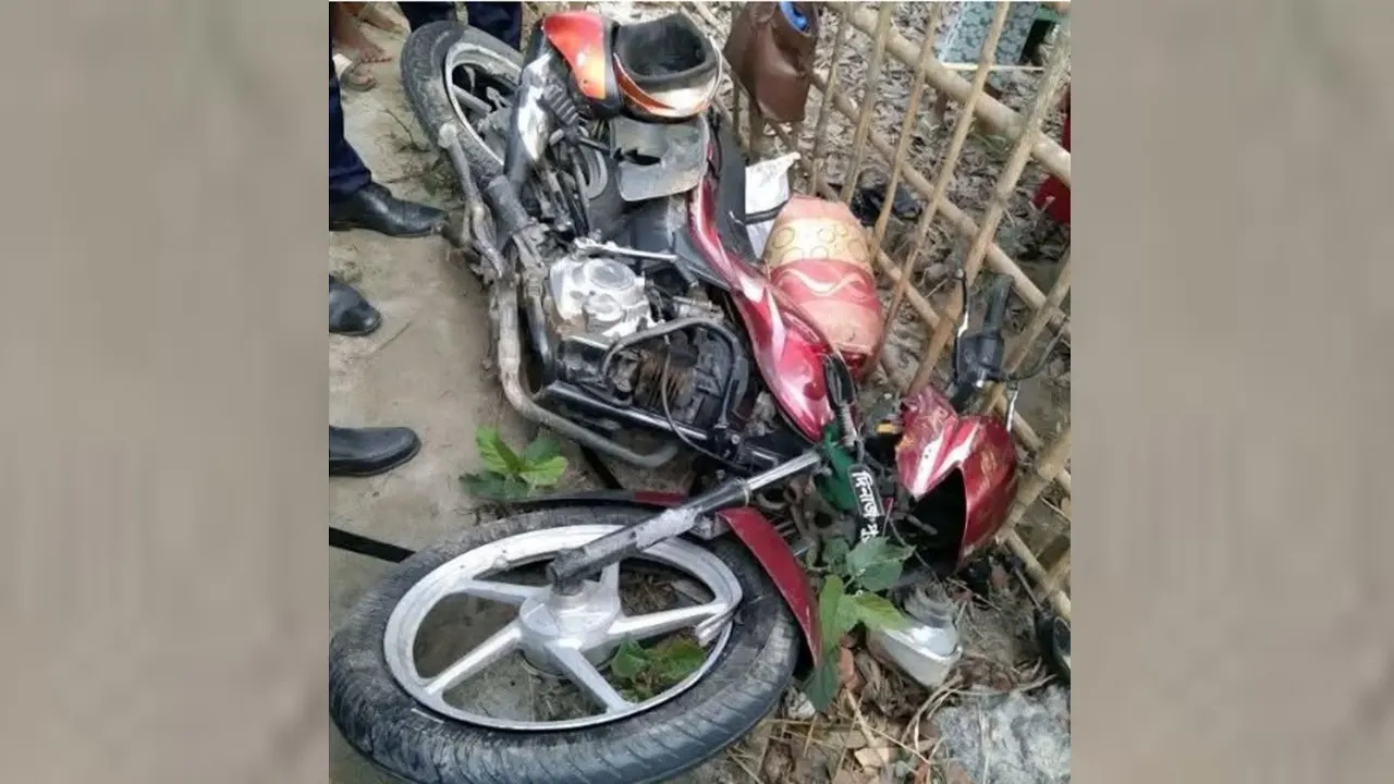 লালমনিরহাটে ট্রাকের ধাক্কায় একই পরিবারের তিনজন নিহত