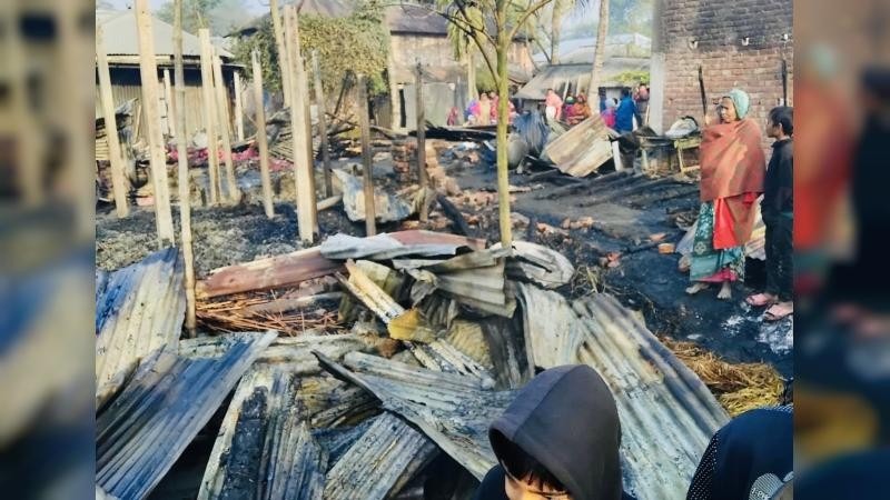 নাটোরে অগ্নিকাণ্ডে মা ও শিশু নিহত