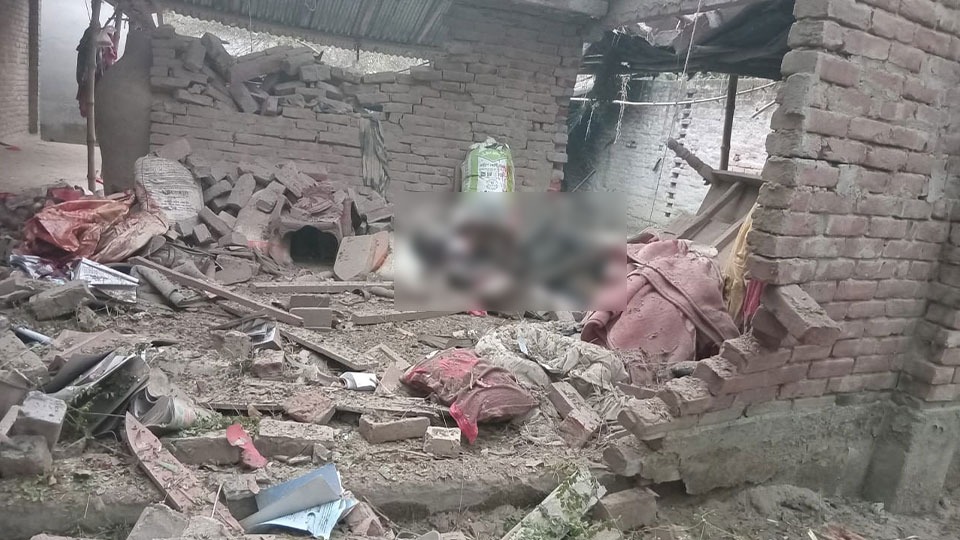 চাঁপাইনবাবগঞ্জে ককটেল তৈরির সময় বিস্ফোরণে নিহত ২