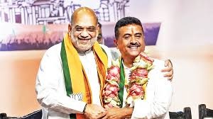 পশ্চিমবঙ্গের প্রথম বিজেপি মুখ্যমন্ত্রী হিসেবে শপথ নিলেন শুভেন্দু