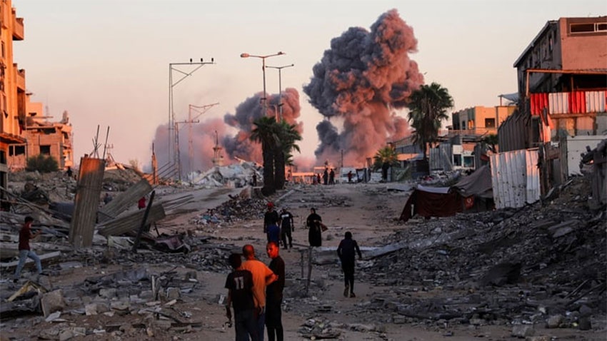 যুদ্ধবিরতির পরও ইসরায়েলি হামলা, বিভিন্ন দেশে উত্তেজনা