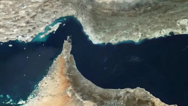 যুদ্ধবিরতির কয়েক ঘণ্টা পরই আবার হরমুজ প্রণালি বন্ধ