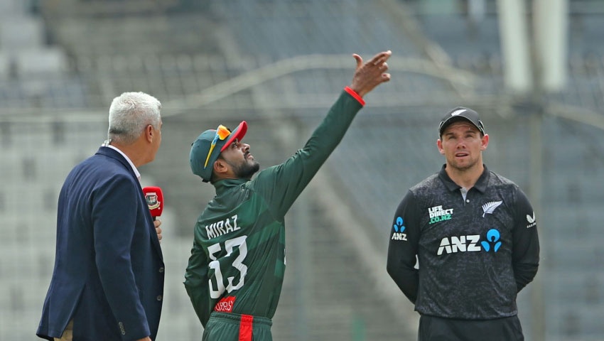 টসে হেরে ফিল্ডিংয়ে বাংলাদেশ