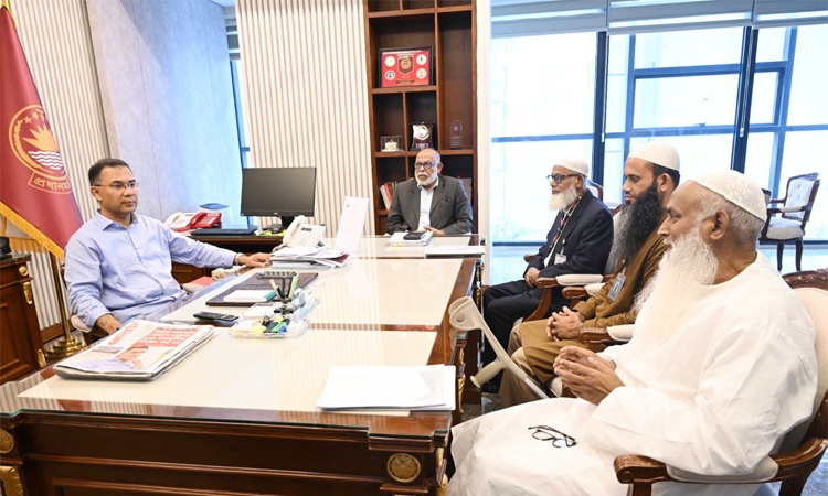 প্রধানমন্ত্রীর সঙ্গে ওয়াকফ প্রশাসকের সাক্ষাৎ