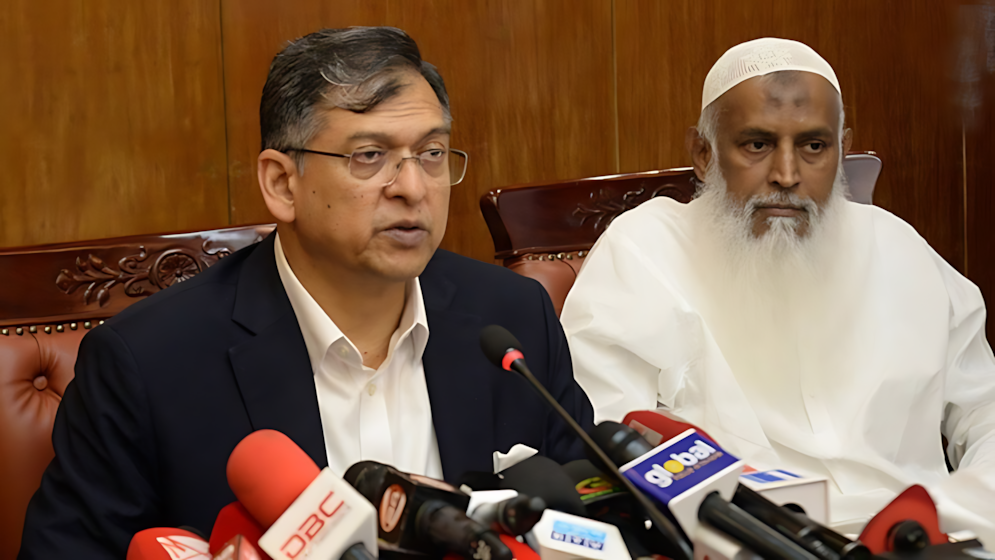 কাঁটাতারের বেড়া নির্মাণে ভারতের সঙ্গে কূটনৈতিক আলোচনা হবে: স্বরাষ্ট্রমন্ত্রী