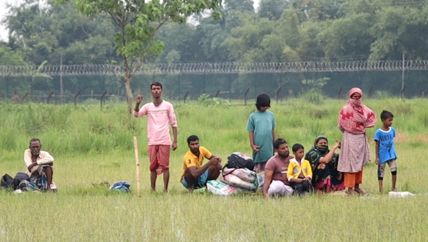 ৭০ ঘণ্টা পর সীমান্ত থেকে সেই ১০ জনকে ফিরিয়ে নিল বিএসএফ
