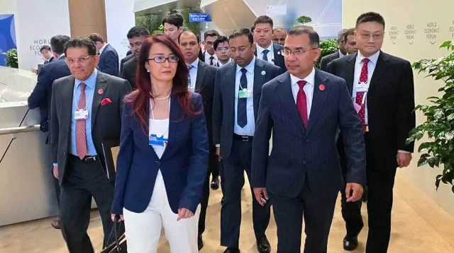 চীনের প্রধানমন্ত্রী লি কিয়াংয়ের রাষ্ট্রীয় ভোজে অংশ নিয়েছেন প্রধানমন্ত্রী