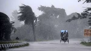দেশের ১৬ জেলায় দুপুরের মধ্যে ঝড়ের শঙ্কা