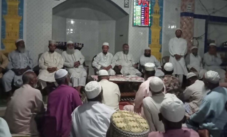 মসজিদে চেয়ার-টেবিল বসিয়ে জামায়াতের রাজনৈতিক সভা, এলাকাবাসীর নিন্দা