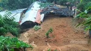 কক্সবাজারে পাহাড়ধসে প্রাণহানি বেড়ে ১১, উদ্ধার অভিযান অব্যাহত