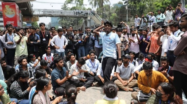 আন্দোলনের মাঝে উসকানি, সামাজিক মাধ্যমে ভুয়া পোস্টের ছড়াছড়ি