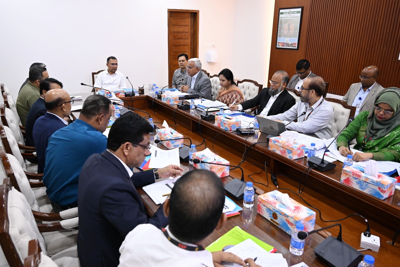 সারাদেশে ফ্যামিলি কার্ড সম্প্রসারণে প্রধানমন্ত্রীর সভাপতিত্বে উচ্চপর্যায়ের বৈঠক অনুষ্ঠিত