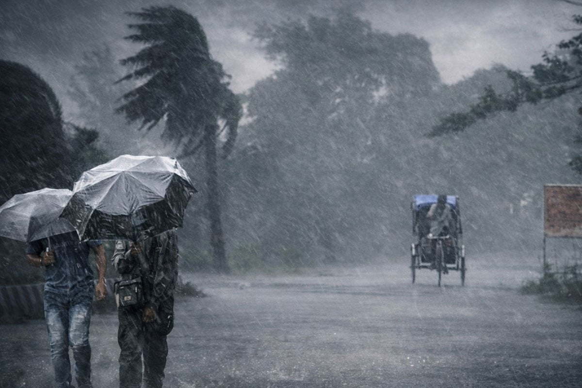 চার বিভাগে অতি ভারী বর্ষণের সম্ভাবনা, পাহাড়ি এলাকায় ভূমিধসের শঙ্কা