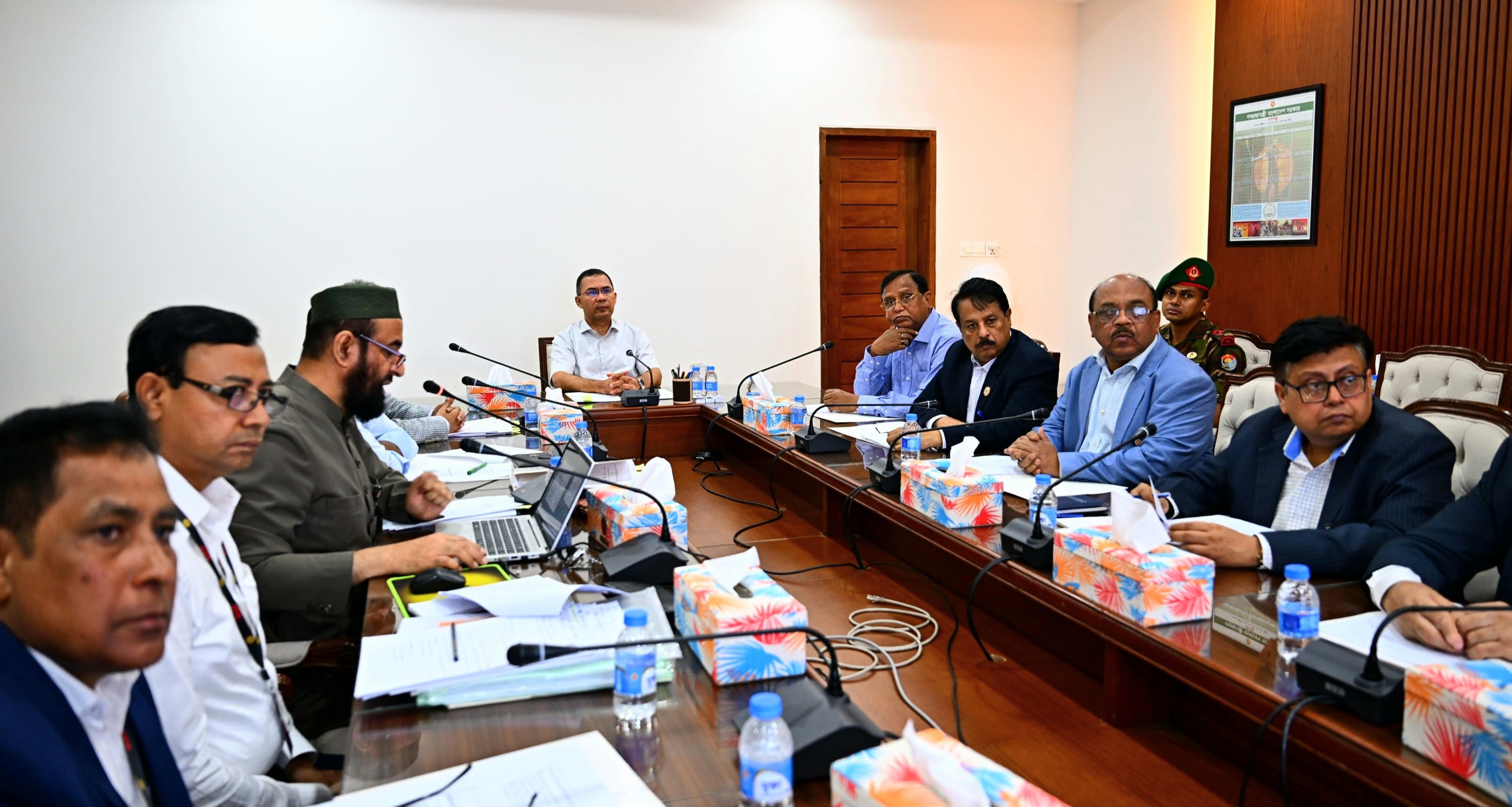 প্রধানমন্ত্রীর সভাপতিত্বে ঢাকার চারপাশে নৌপথ চালু নিয়ে সভা অনুষ্ঠিত