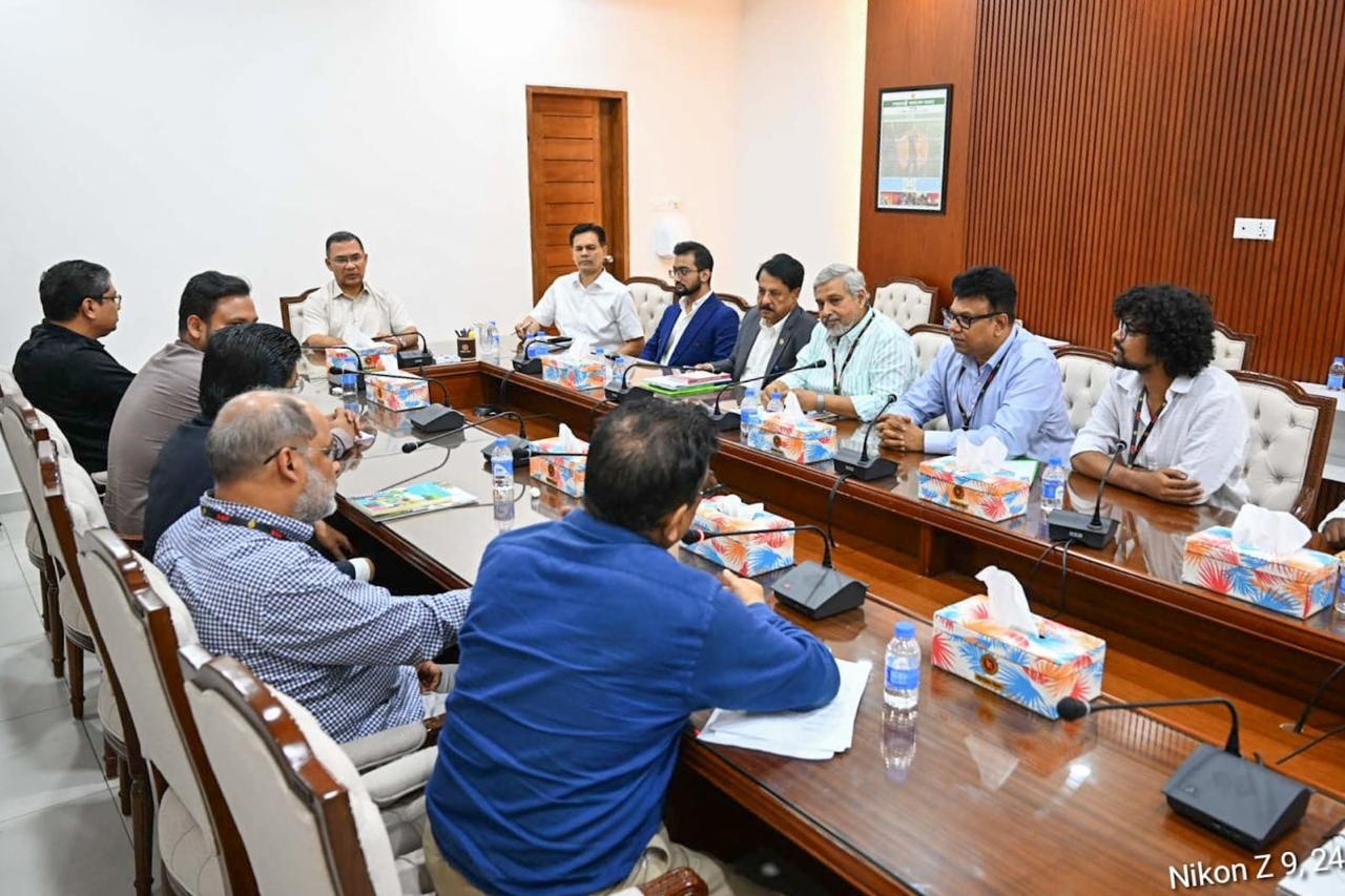 পানি ব্যবস্থাপনার টেকসই সমাধানে বিশেষজ্ঞদের সঙ্গে প্রধানমন্ত্রীর মতবিনিময়