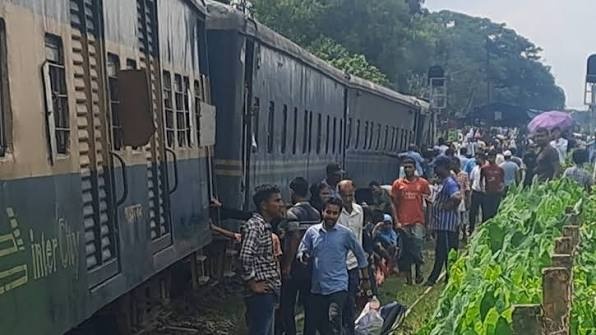 ঢাকা-সিলেট মহাসড়কে দুই বাসের মুখোমুখি সংঘর্ষ, শিশুসহ নিহত ৮