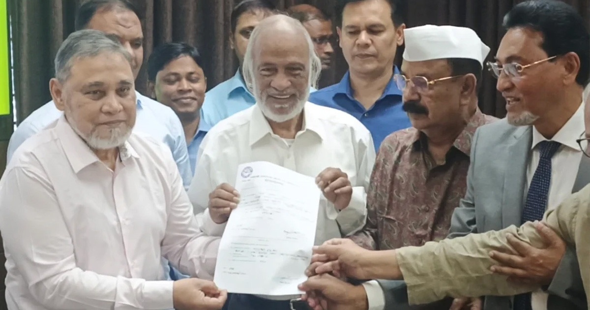 রাষ্ট্রপতি পদে মির্জা ফখরুলের মনোনয়নপত্র জমা দিল বিএনপি