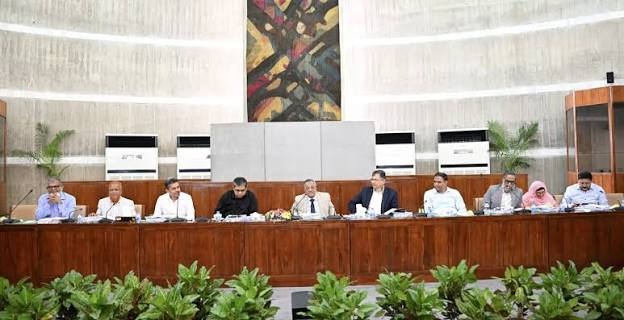 গত ছয় মাসে পুলিশ নিয়োগে কোনো রাজনৈতিক প্রভাব পড়েনি: স্বরাষ্ট্রমন্ত্রী