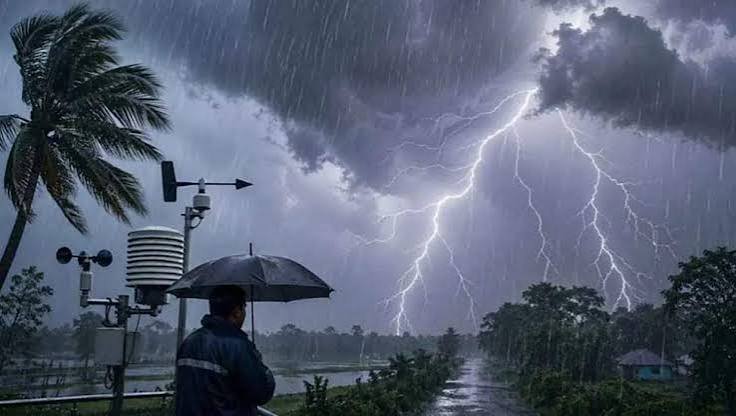রাজধানীতে দুপুরের মধ্যে বজ্রসহ বৃষ্টির পূর্বাভাস