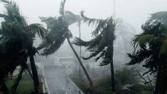 ৫ অঞ্চলে ঝোড়ো হাওয়ার সতর্কতা, কমতে পারে গরম