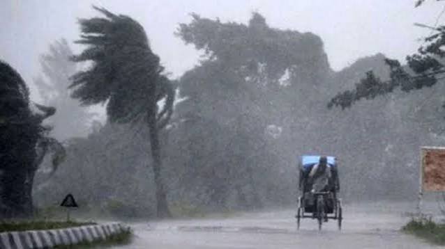 তিন অঞ্চলে ৬০ কিমি বেগে ঝড়ের আভাস