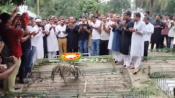 ছাত্রদল নেতা শাকিলের কবর জিয়ারত করলেন কেন্দ্রীয় নেতারা