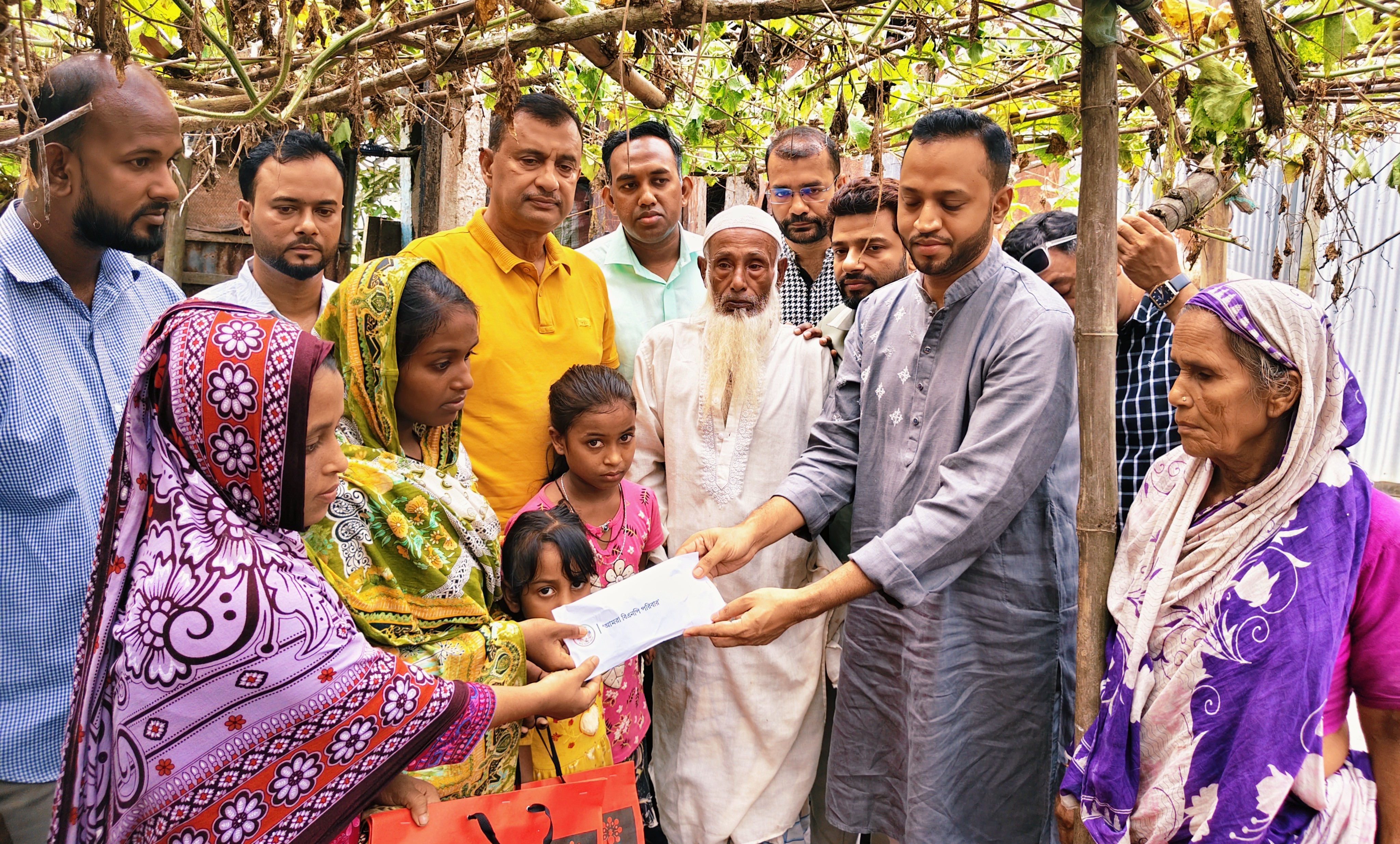 এক মাসের ব্যবধানে বাবা-মাকে হারানো পাঁচ কন্যার পাশে প্রধানমন্ত্রী তারেক রহমান