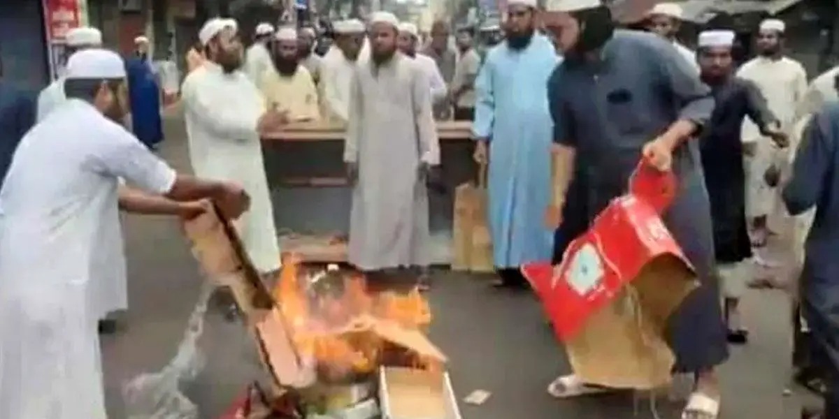 চট্টগ্রামে সড়ক দুর্ঘটনায় হেফাজত নেতার মৃত্যুতে মহাসড়ক অবরোধ, তীব্র যানজট সৃষ্টি