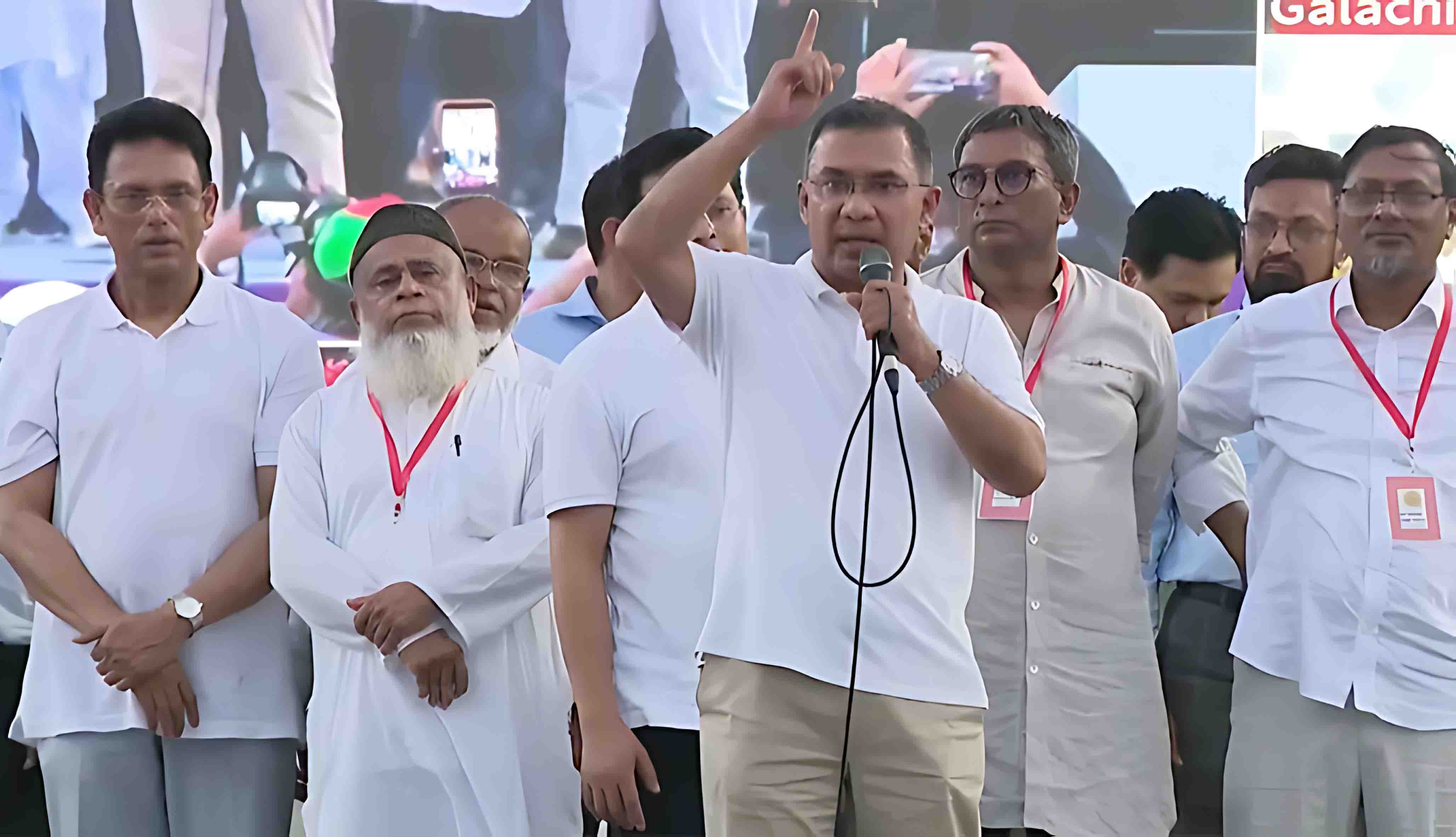 একটি মহল রাজনীতির নামে বিভ্রান্তি ছড়াচ্ছে, সতর্ক থাকুন : প্রধানমন্ত্রী
