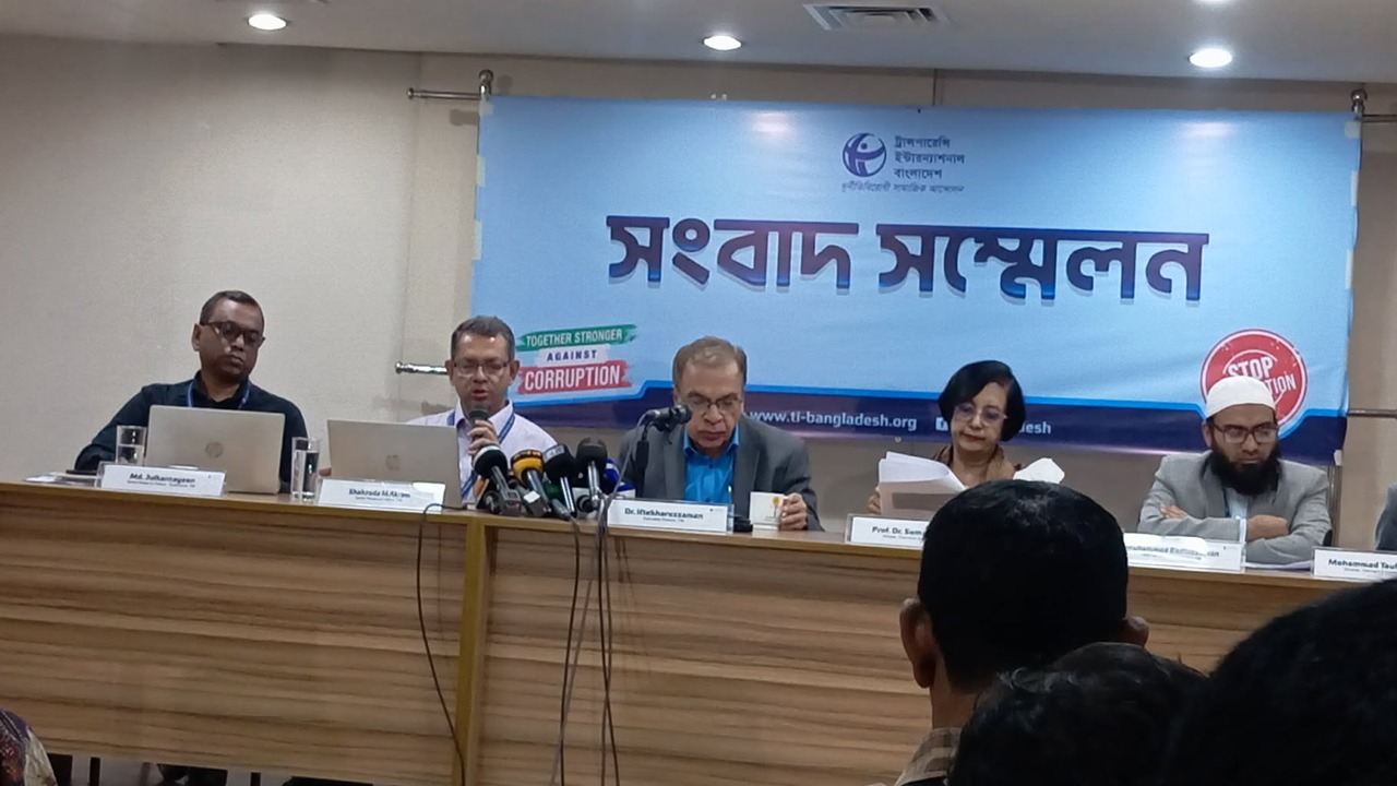 ১১ মাসে পুলিশের বিরুদ্ধে ৭৬১ মামলা : টিআইবি