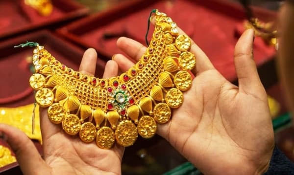 এবার কমলো স্বর্ণের দাম, আজ থেকে কার্যকর