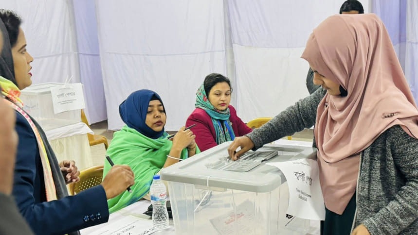 জকসু নির্বাচনের ভোটগ্রহণ চলছে