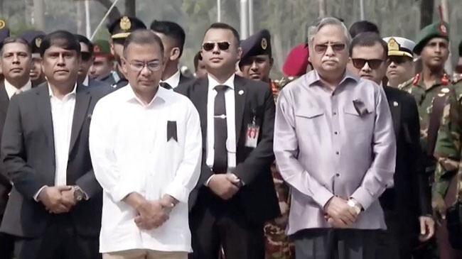 পিলখানায় শহীদ সেনাদের কবরে প্রধানমন্ত্রীর শ্রদ্ধা ও দোয়া