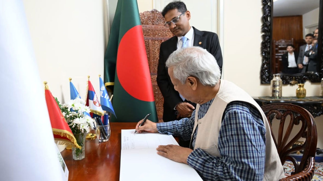 রোমে বাংলাদেশ হাউজ পরিদর্শন করলেন প্রধান উপদেষ্টা