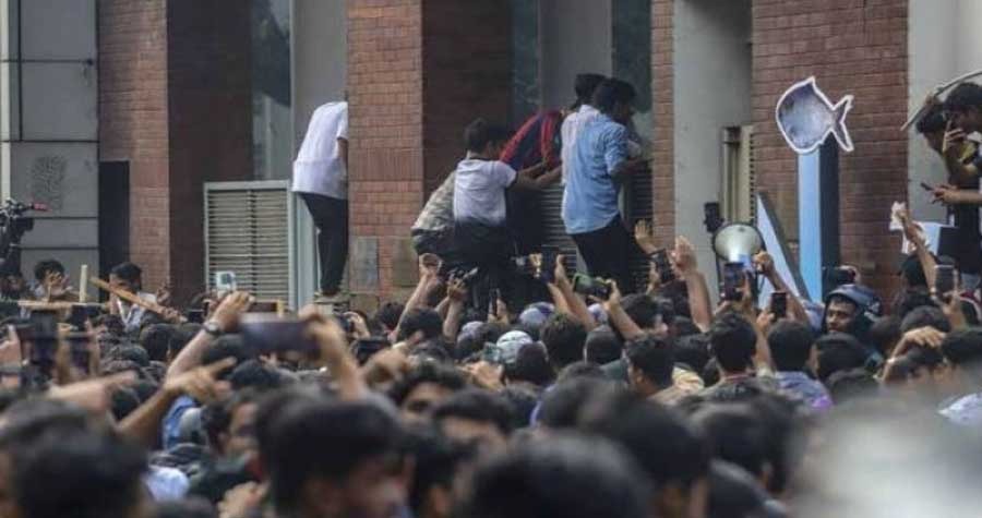 সচিবালয়ে হামলা-ভাঙচুরের ঘটনায় ১২০০ জনের বিরুদ্ধে মামলা