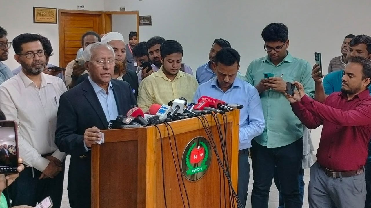 নিবন্ধন পাচ্ছে নতুন তিন দল