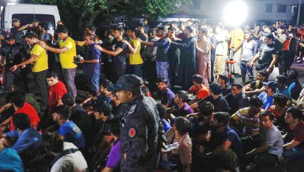 মালয়েশিয়ায় অভিবাসন-বিরোধী অভিযানে ৪০০ বাংলাদেশি আটক